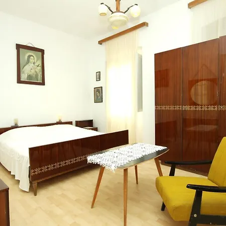 House With A Parking Space Zrnovo, Korcula - 9213 بيت للعطل